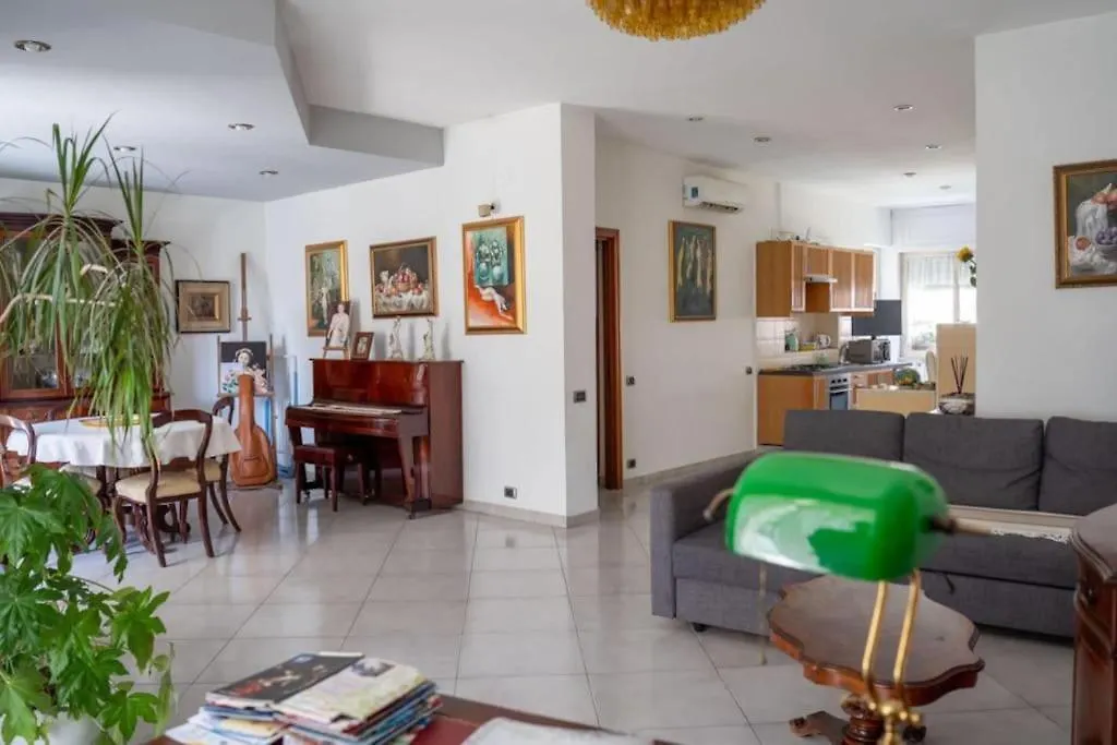 Super Elegante Napoli Centro Con Posto Auto E Wifi Veloce Apartment Italy