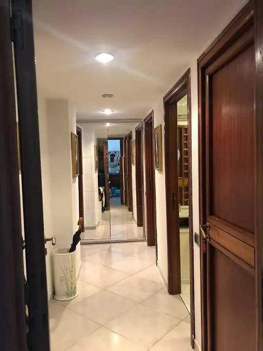 Super Elegante Napoli Centro Con Posto Auto E Wifi Veloce Apartment Naples