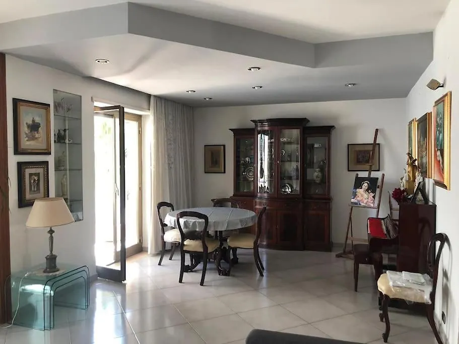 Super Elegante Napoli Centro Con Posto Auto E Wifi Veloce Apartment
