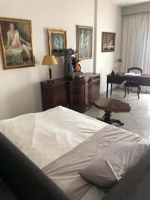 Super Elegante Napoli Centro Con Posto Auto E Wifi Veloce Apartment 0*, Naples