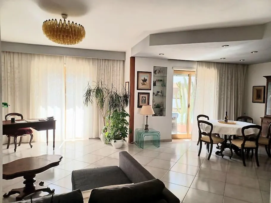 Super Elegante Napoli Centro Con Posto Auto E Wifi Veloce Apartment Italy