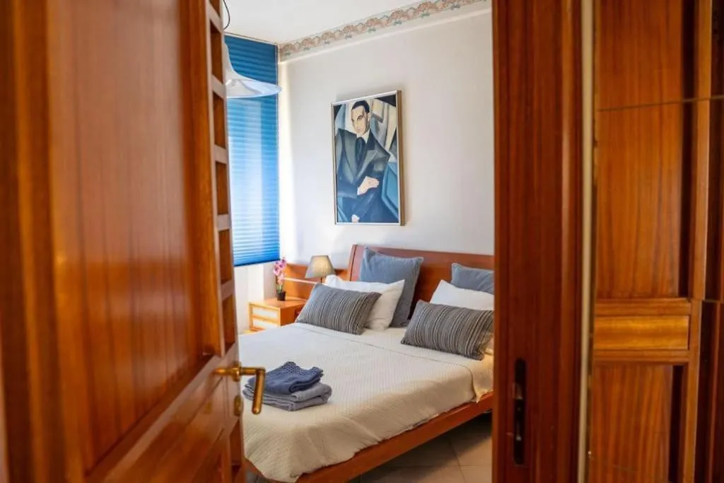 Super Elegante Napoli Centro Con Posto Auto E Wifi Veloce Apartment Naples