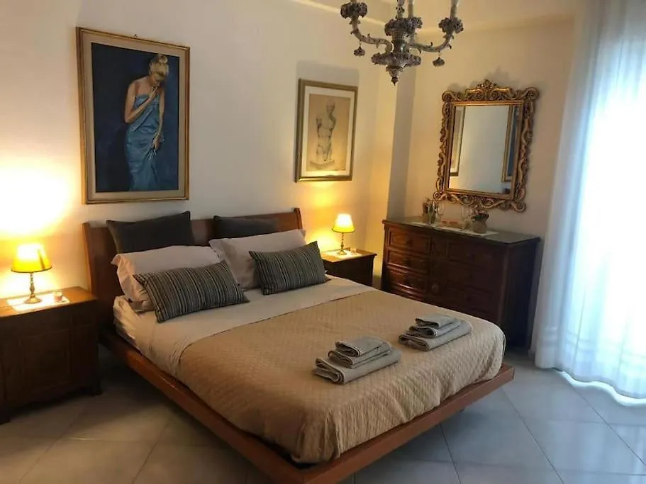Super Elegante Napoli Centro Con Posto Auto E Wifi Veloce Apartment